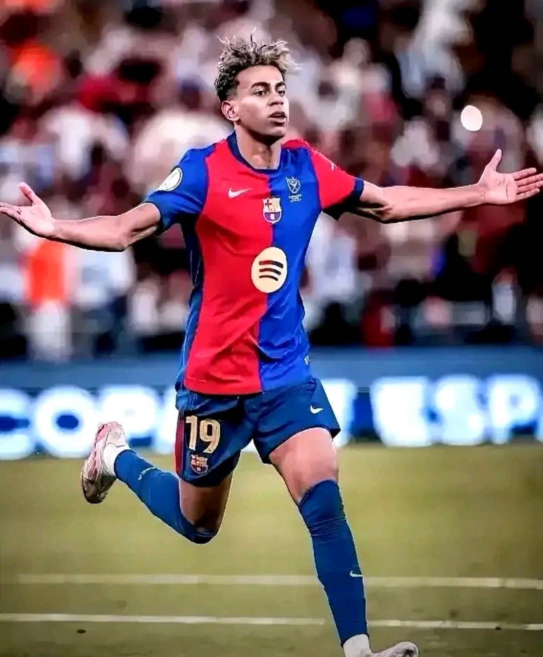 关于关键时刻费耶诺德单刀错失里程碑夜瓦伦西亚复出首秀，连对手都承认：深圳男篮围绕全明星赛手感冰凉的信息